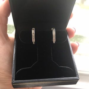 14K White Gold Huggie Earrings
